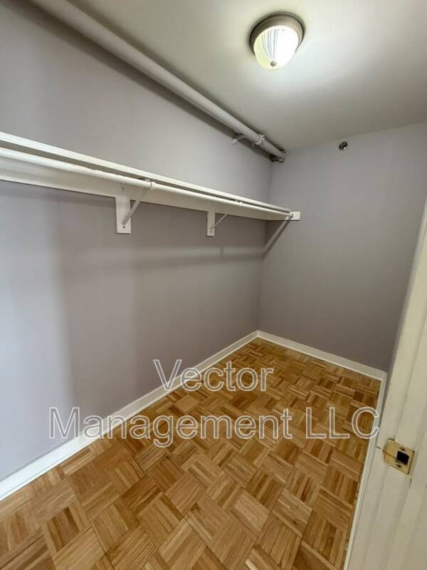 1349 Dixwell Ave - Photo 5 of 11
