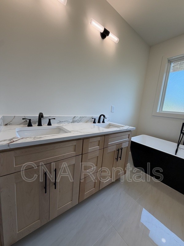 294 Roy St Sw - Photo 6 of 15