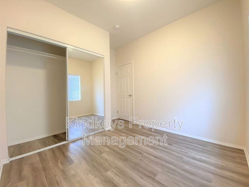 4674 Iowa St - Photo 6 of 13