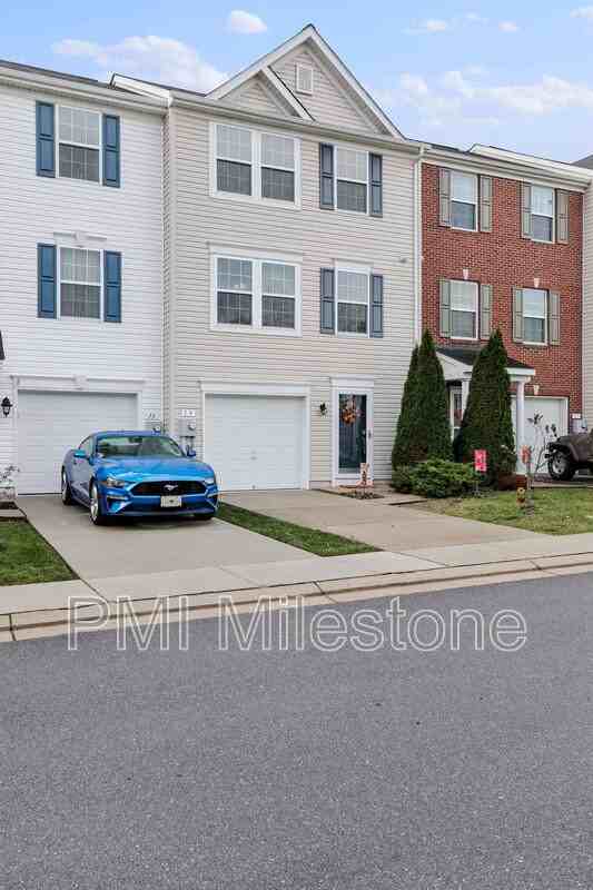 19 New Gate Ct - Photo 2 of 44
