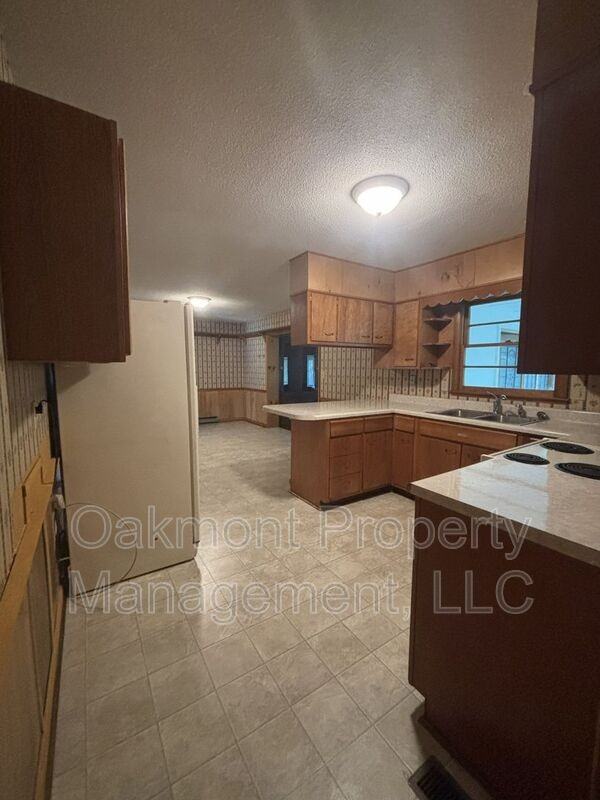 291 Channing Dr - Photo 4 of 15