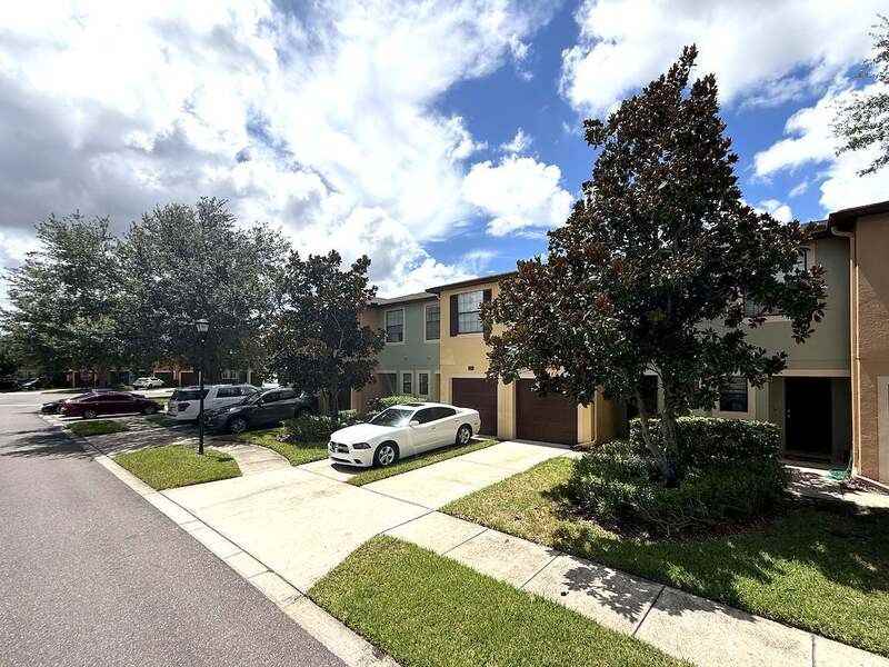 2516 Oleander Lakes Dr - Photo 4 of 50