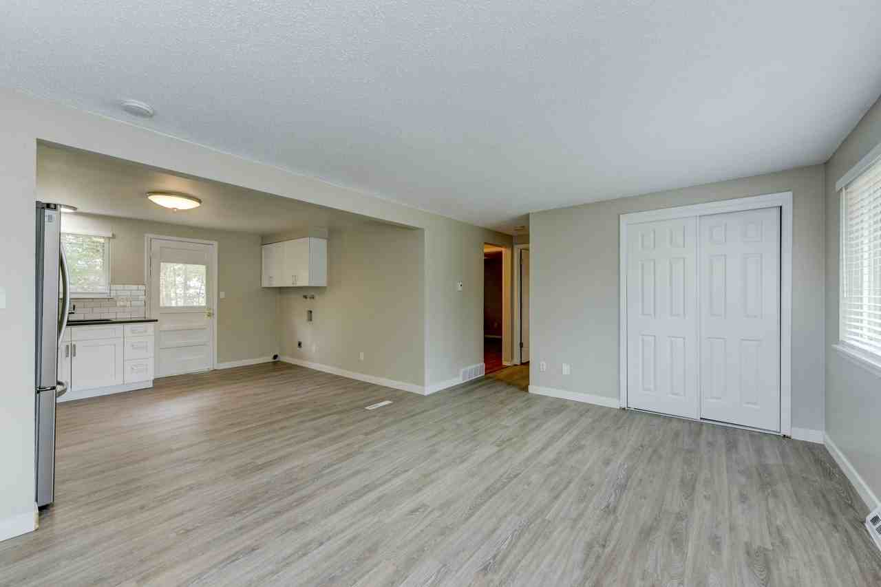 Two Bedroom/One Bathroom - Photo 3 of 16