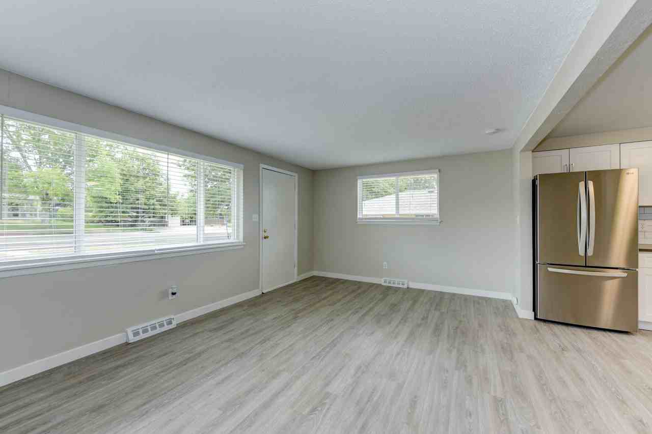 Two Bedroom/One Bathroom - Photo 6 of 16