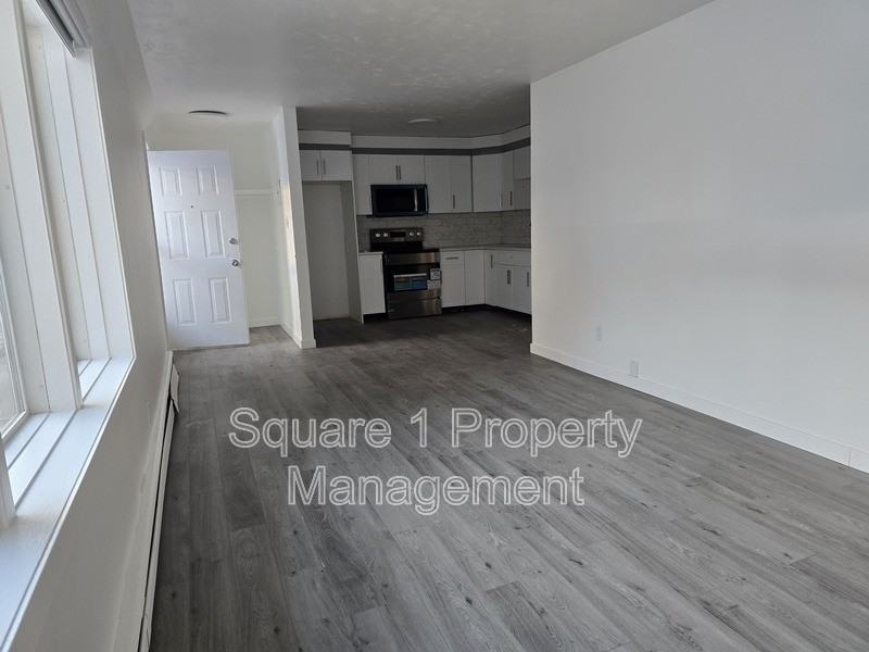 10710 127 St Nw - Photo 2 of 6