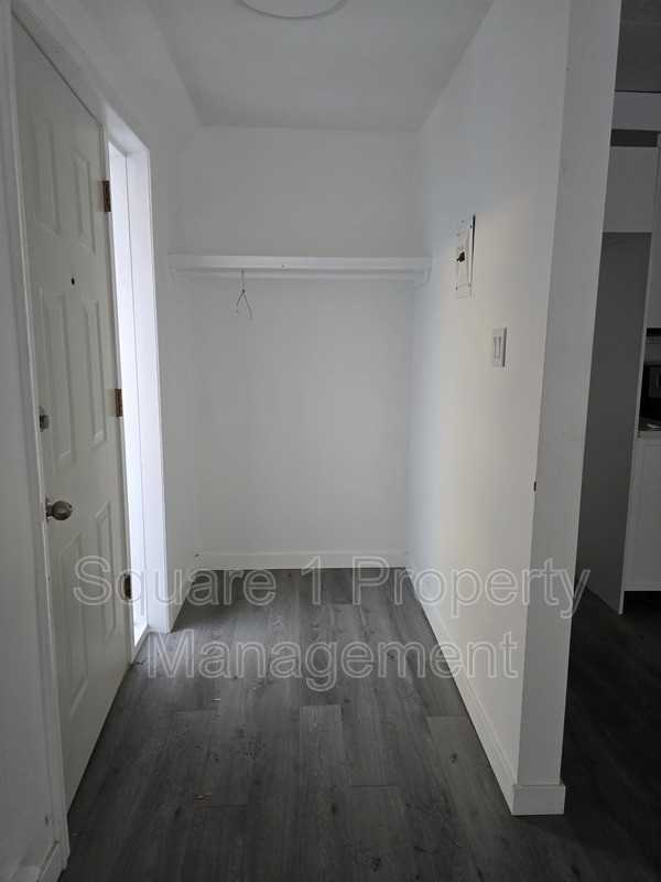 10710 127 St Nw - Photo 3 of 6