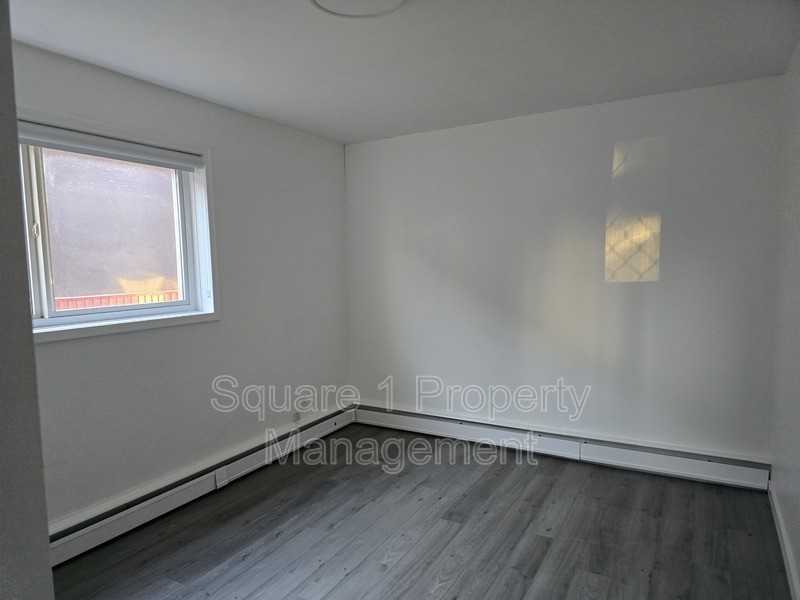 10710 127 St Nw - Photo 6 of 6