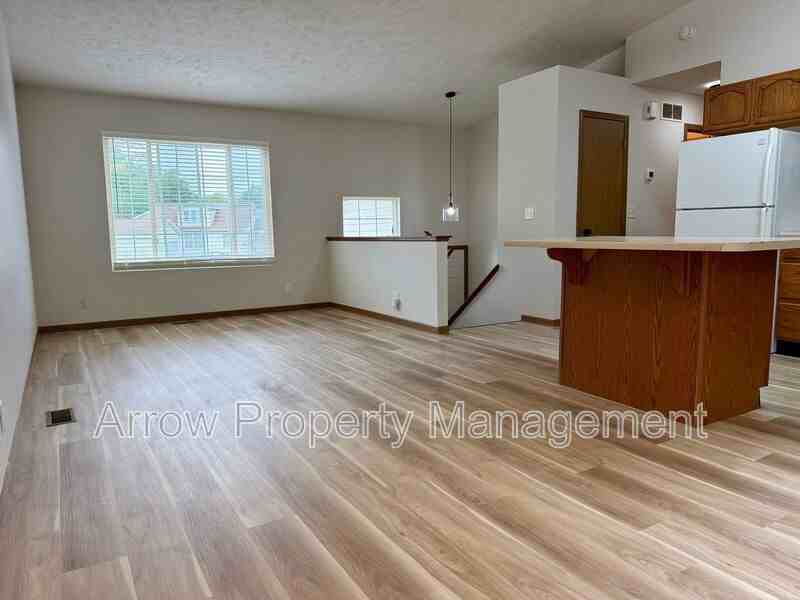 202 W Irving St - Photo 5 of 27