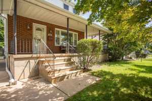featured image of 417 N Warwick Rd