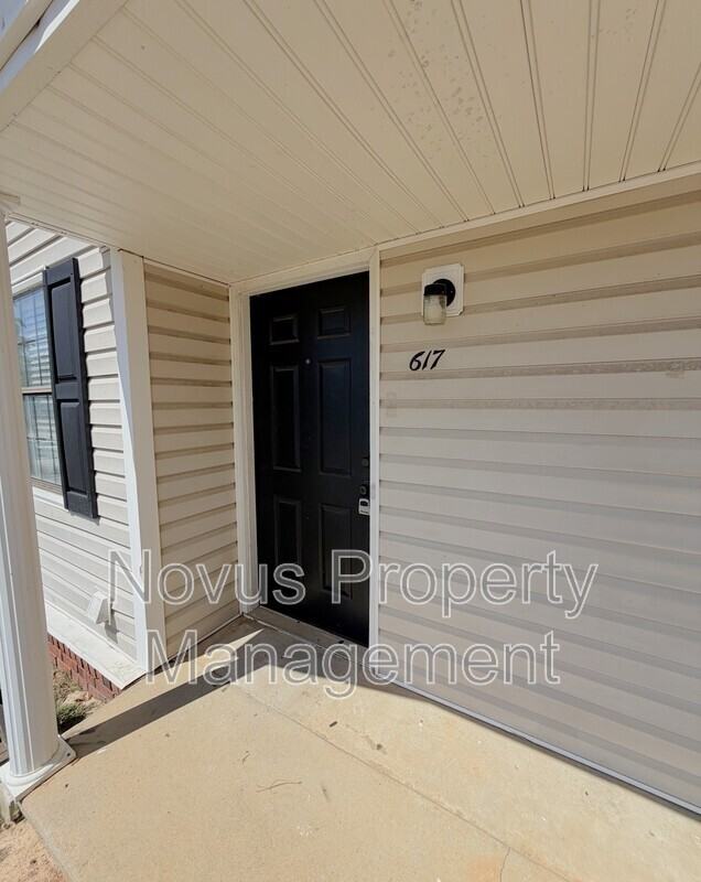 617 South St - Photo 2 of 16