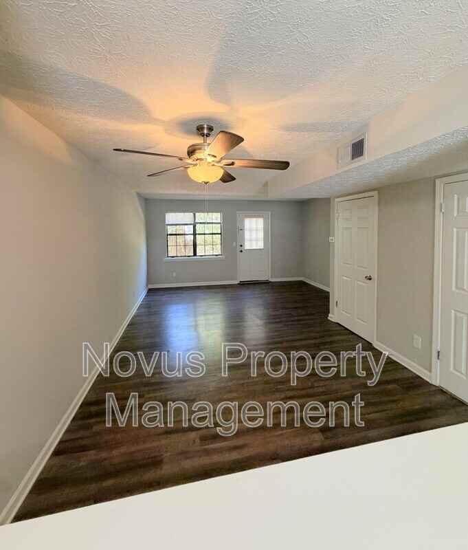 617 South St - Photo 4 of 16