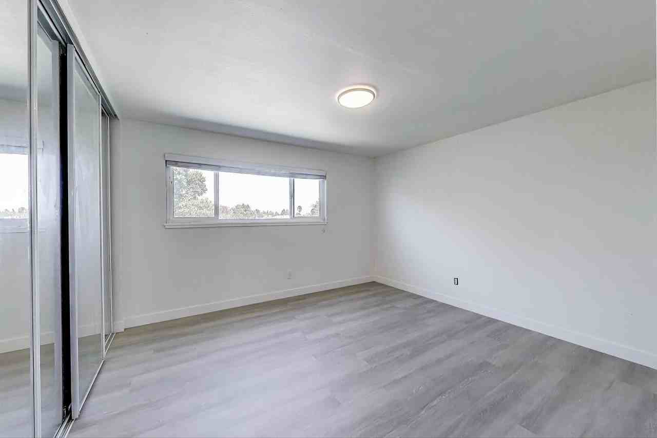 1701 Shoreline Drive - Photo 5 of 26