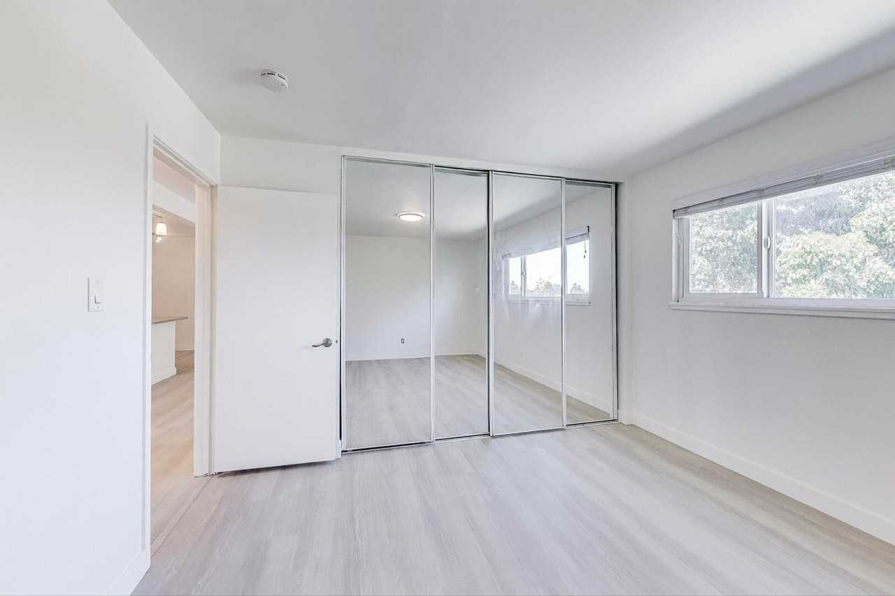 1701 Shoreline Drive - Photo 6 of 26