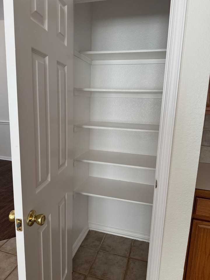 412 Rocky Creek Dr - Photo 2 of 31