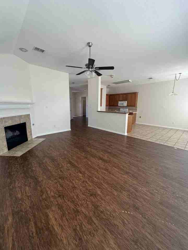 412 Rocky Creek Dr - Photo 3 of 31