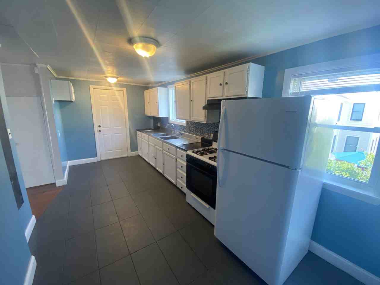 85 Glen St #4 - Photo 3 of 20