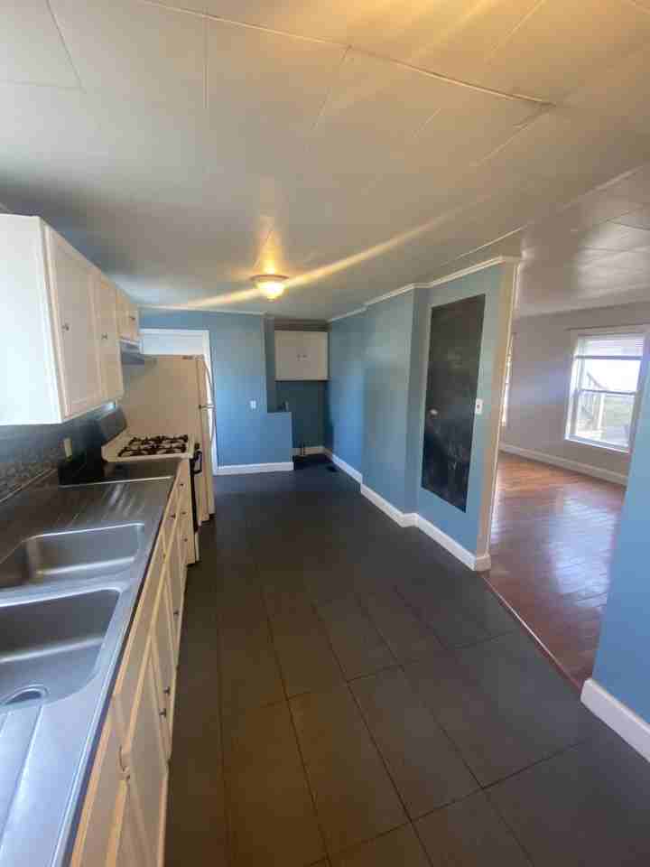 85 Glen St #4 - Photo 5 of 20