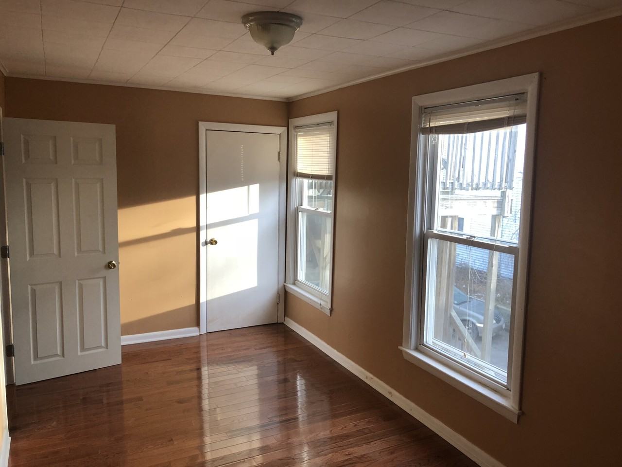 85 Glen St #4 - Photo 6 of 20