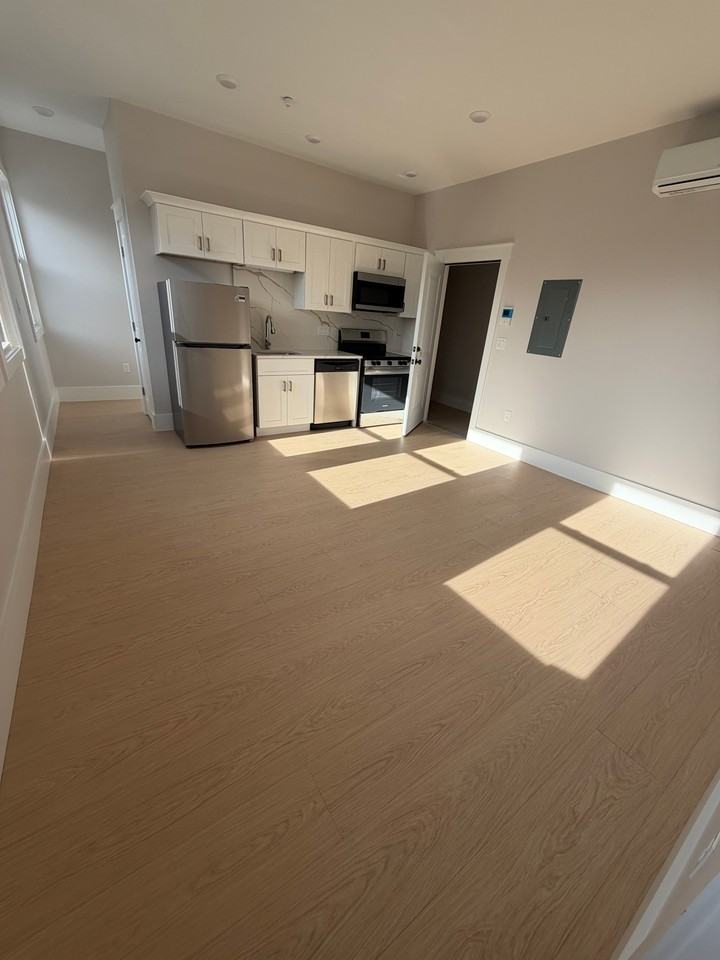 311 street #204 - Photo 7 of 14