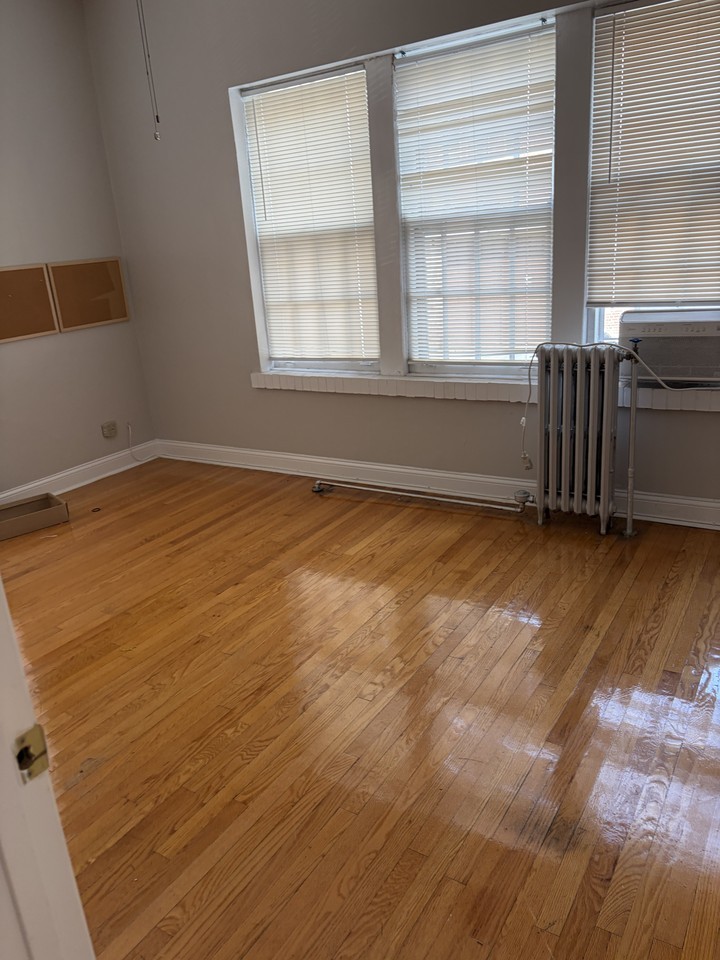2559 Flossmoor Road #101 - Photo 4 of 13