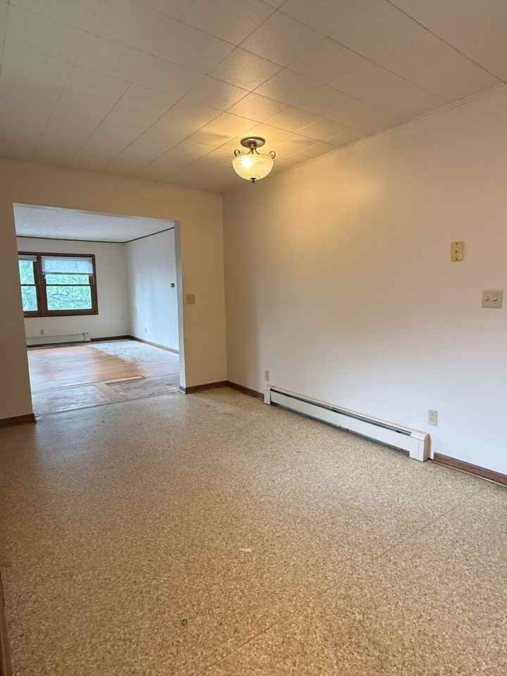 1816 1/2 10th St E - Photo 5 of 12