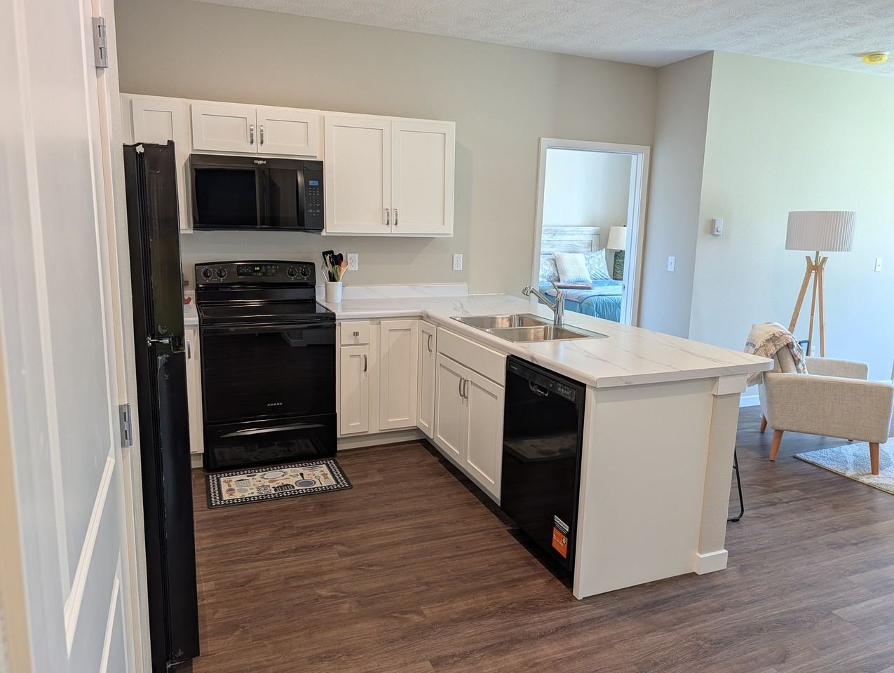 The Banks Apartments - Photo 2 of 11