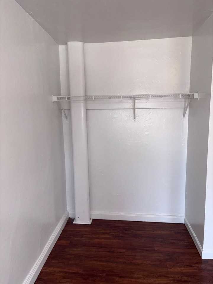 239 S Queen St - Photo 7 of 12