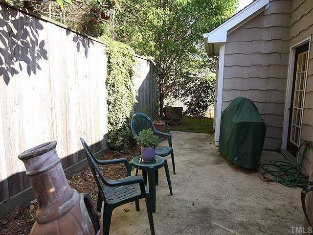 4210 Pin Oak Dr - Photo 3 of 12