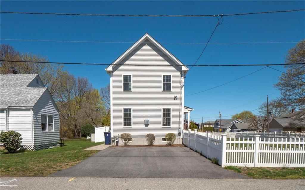 94 Narragansett St - Photo 3 of 50