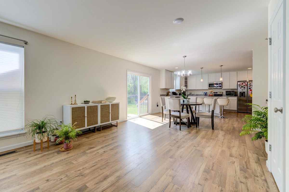 732 Fox Creek Dr - Photo 5 of 27