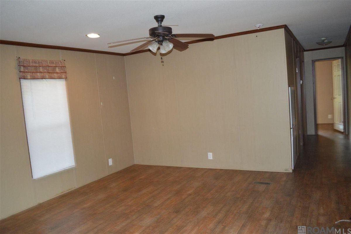 17139 Highway 44 - Photo 3 of 12