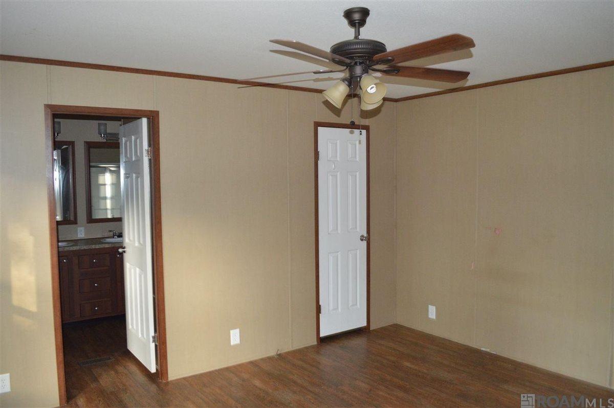 17139 Highway 44 - Photo 6 of 12