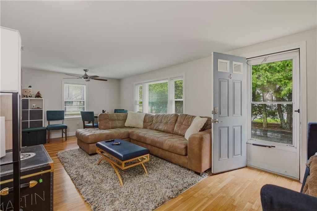 117 Camp Ave - Photo 3 of 29
