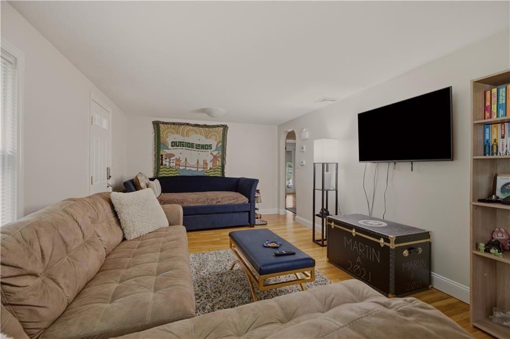 117 Camp Ave - Photo 7 of 29
