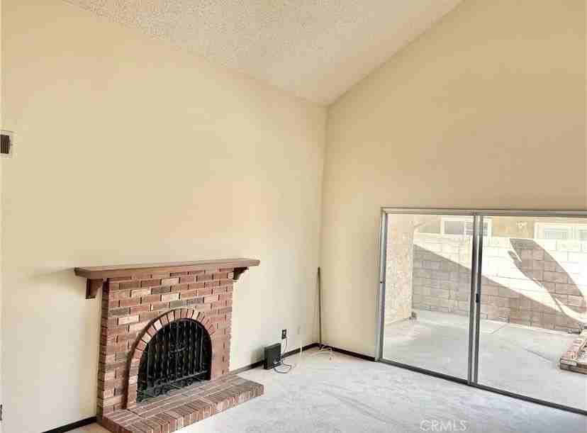 439 Tupelo Ct - Photo 2 of 11