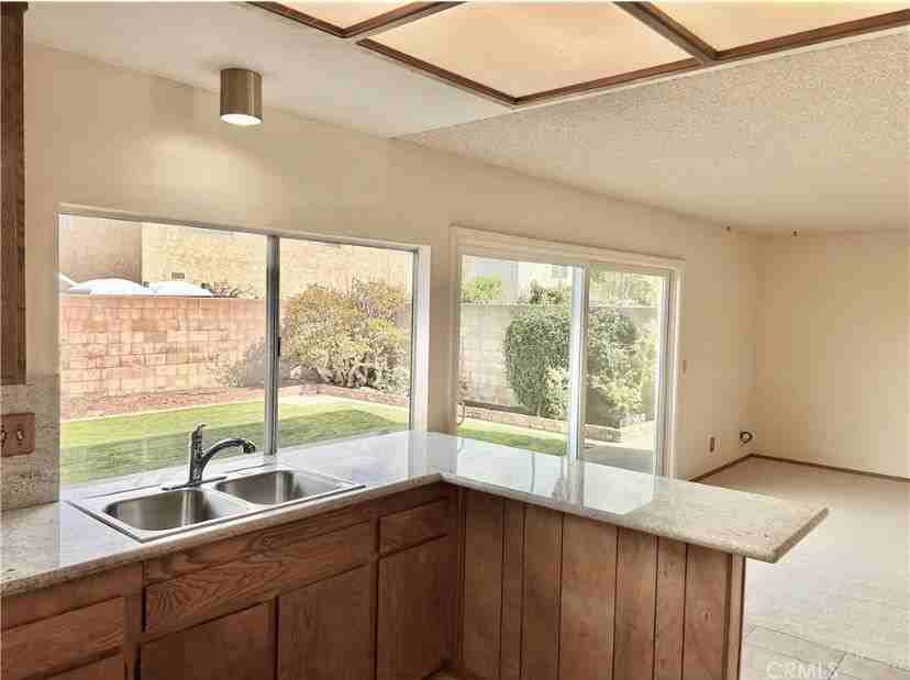 439 Tupelo Ct - Photo 5 of 11