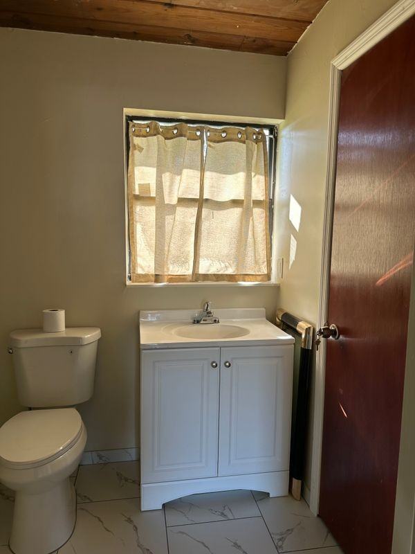 979 Croton Rd - Photo 2 of 15