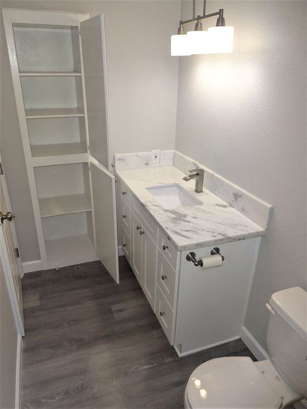 2304 G St - Photo 4 of 10