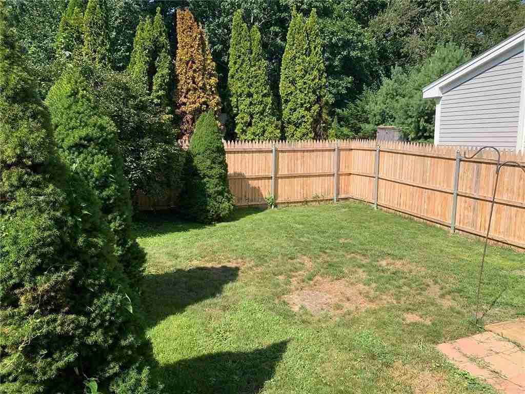 65 Roseneath Ave - Photo 5 of 26