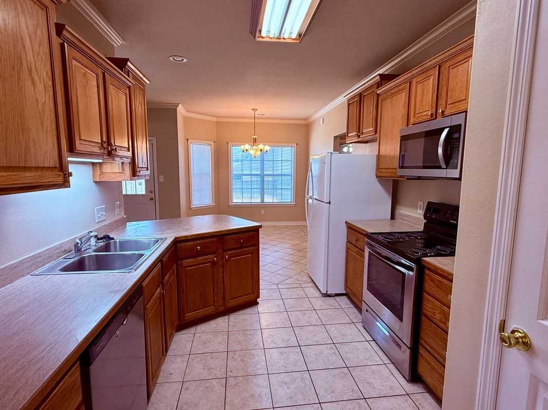 587 Long Beach Dr - Photo 4 of 18