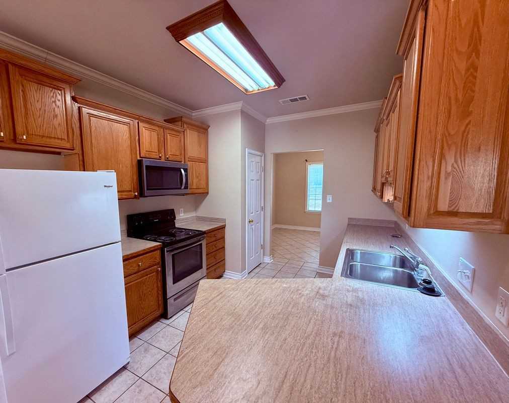 587 Long Beach Dr - Photo 5 of 18