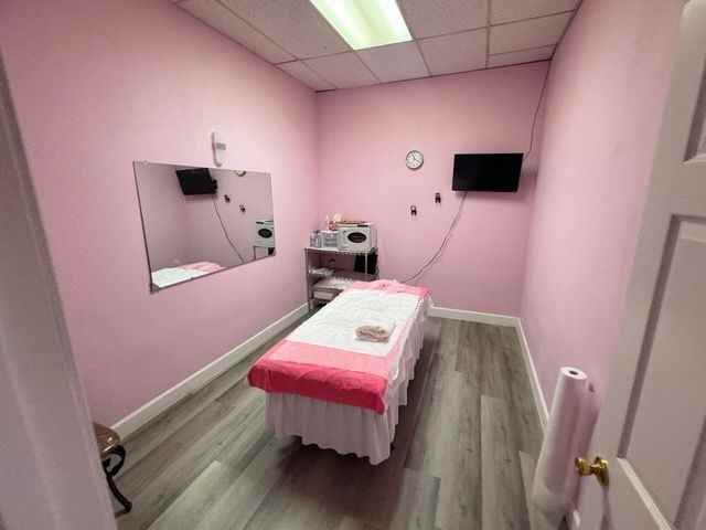 1550 E Tropicana Ave ##7b - Photo 5 of 18