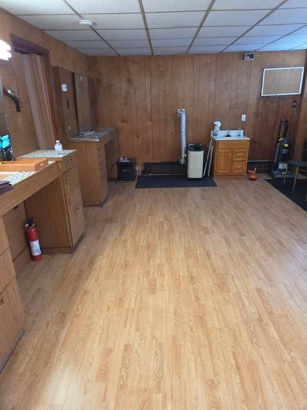 130 Crocker St - Photo 4 of 7