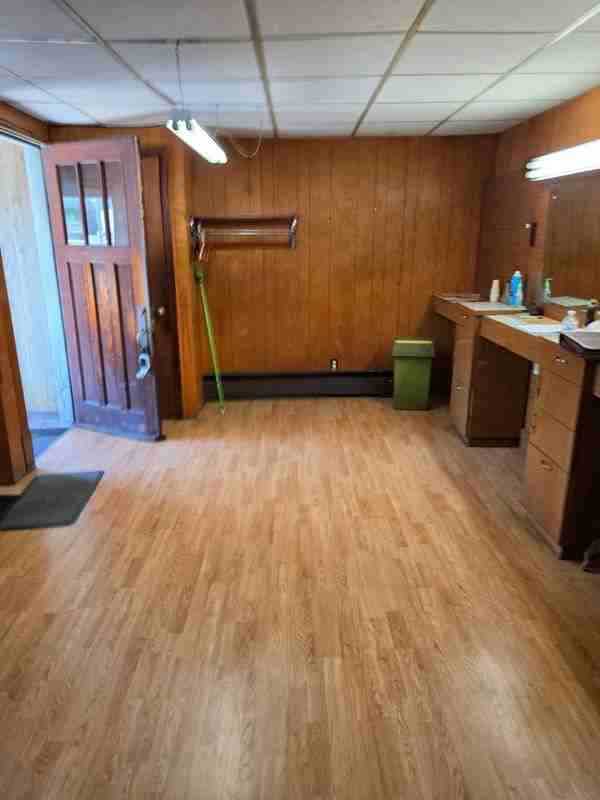 130 Crocker St - Photo 7 of 7