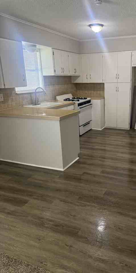 810 1st St #11 - Photo 4 of 5