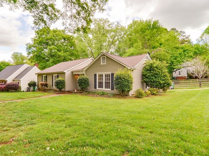 7600 Winterset Dr - Photo 4 of 50