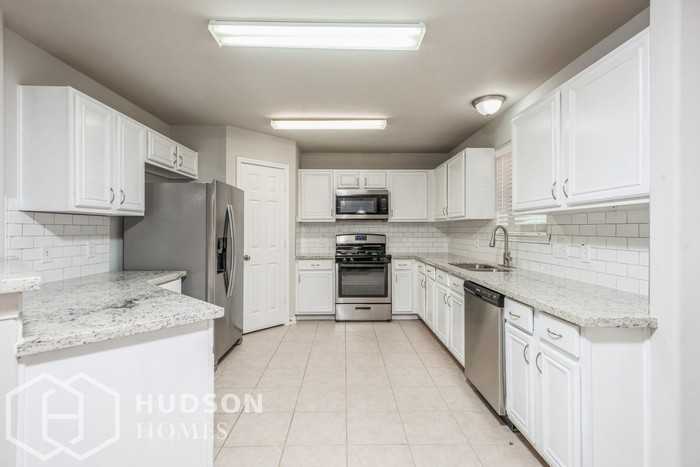 3102 Myrtle Ranch Dr - Photo 5 of 17