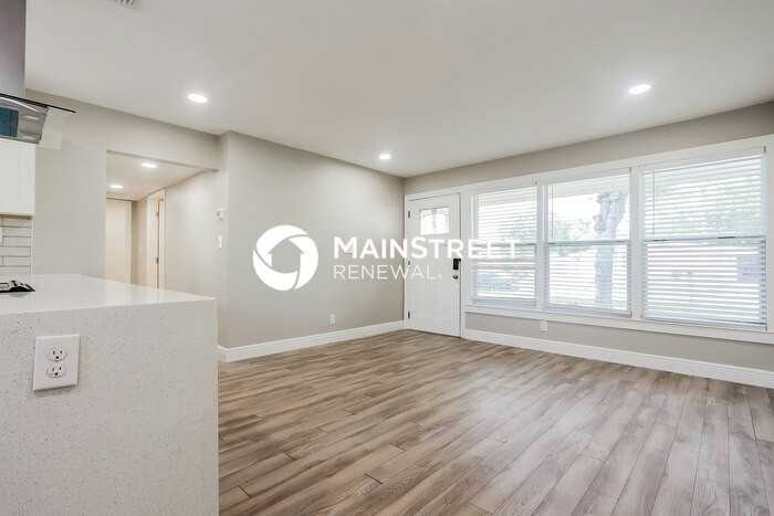 4412 W Bay Ave - Photo 3 of 15