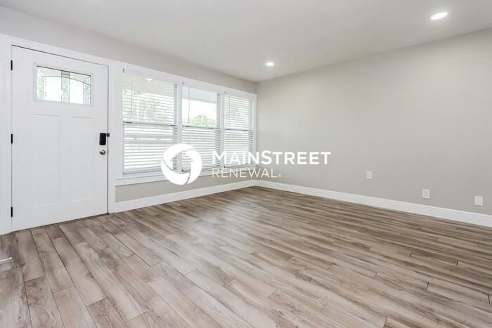4412 W Bay Ave - Photo 4 of 15