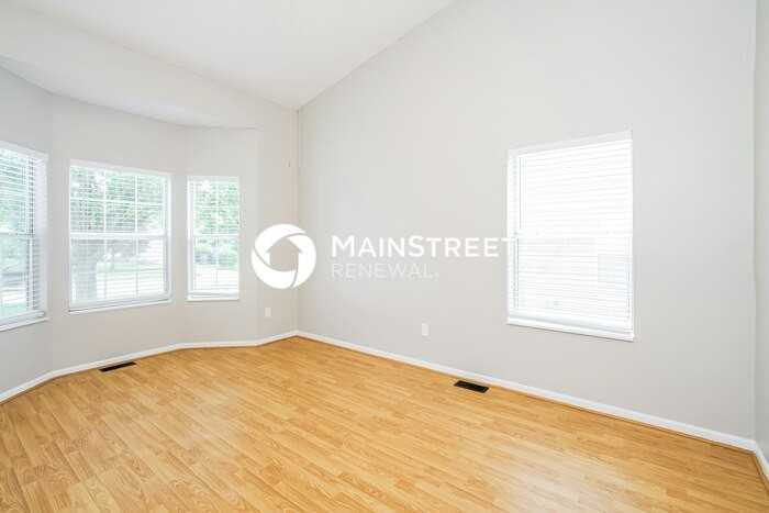 1623 Butterfly Ct - Photo 4 of 18